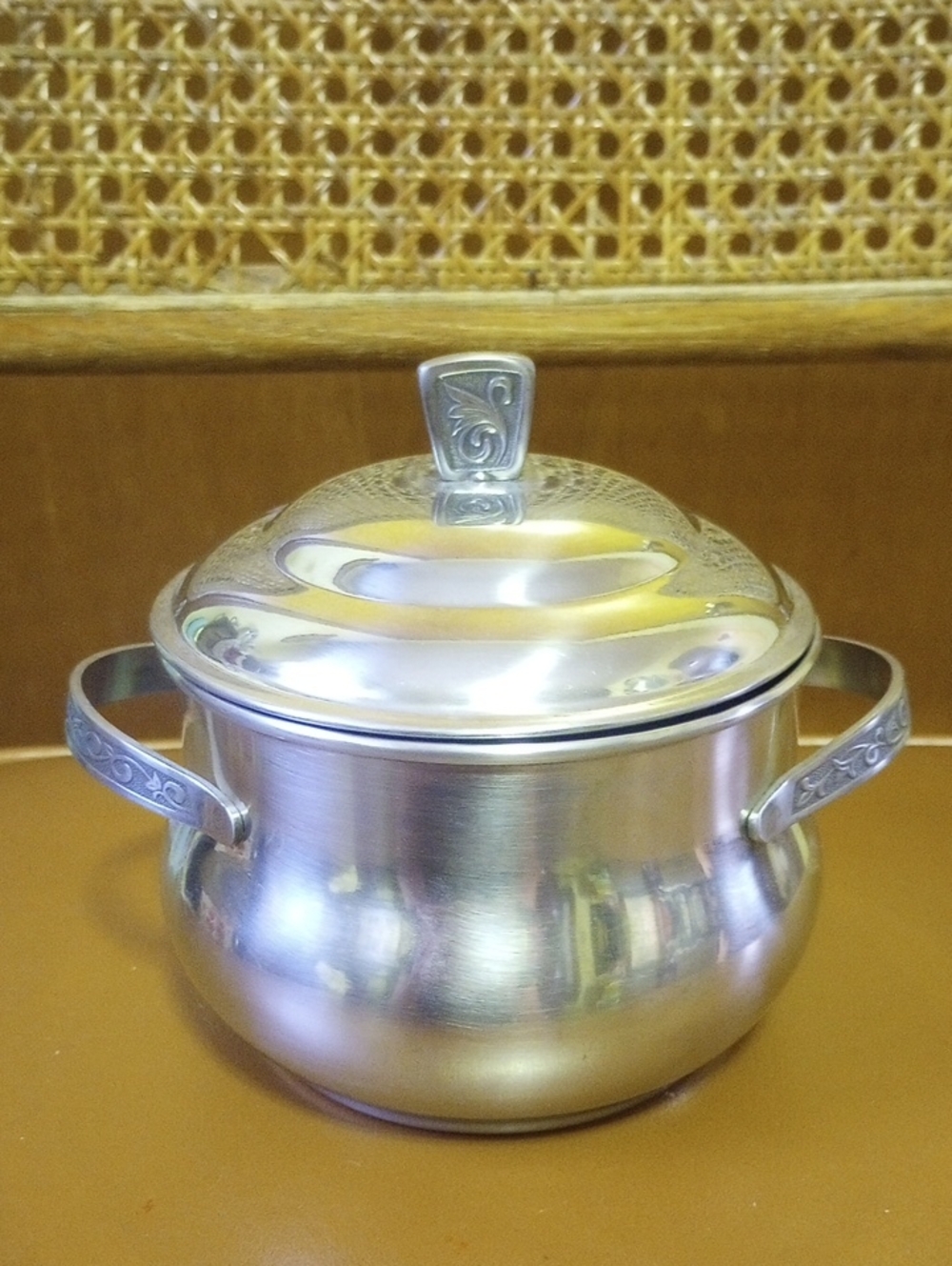 NEVER USED Monterey Hollowar Stainless Steel Crock & Lid w/ Decorative Handles
